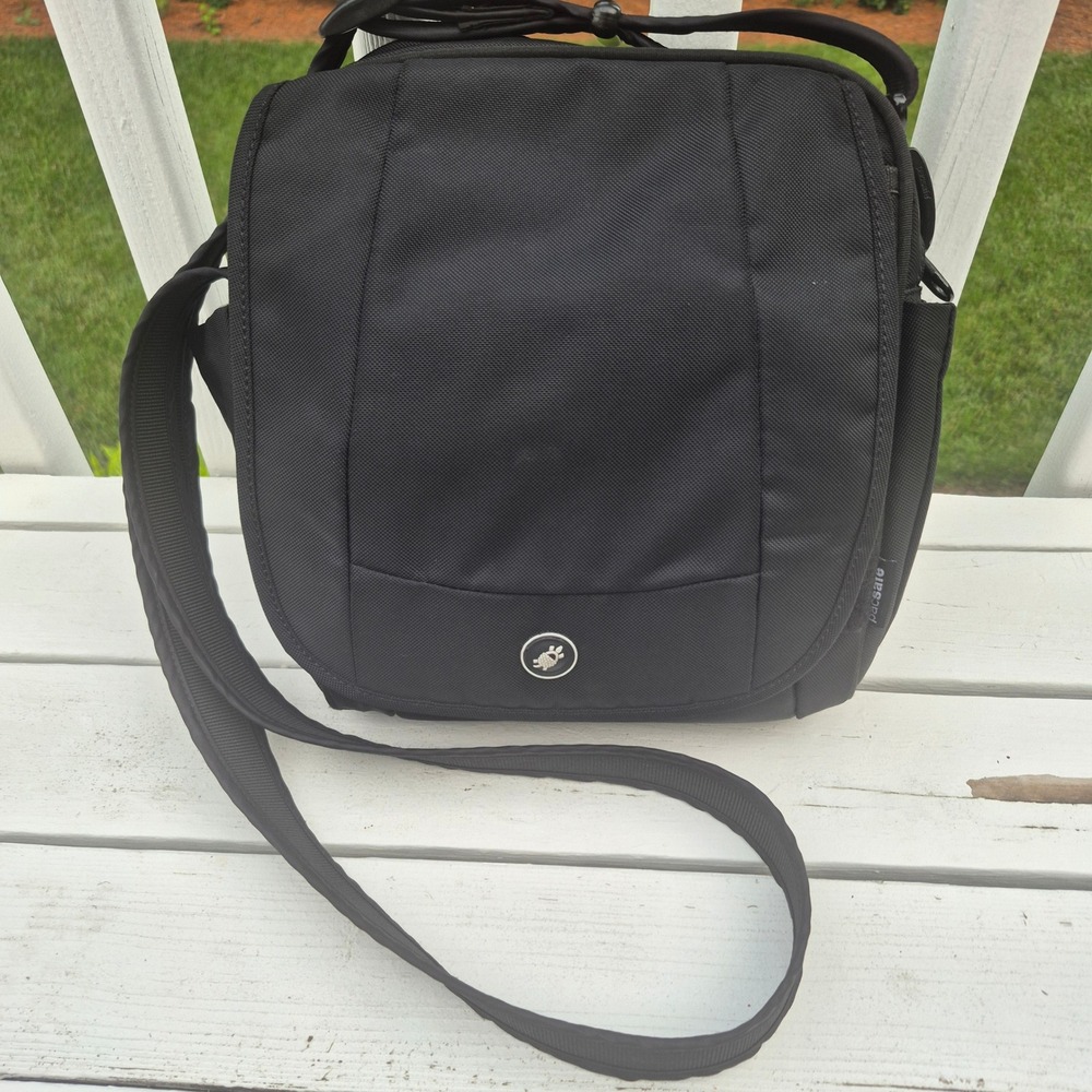 Pacsafe Anti-Theft Crossbody Messenger Bag Unisex Black Travel Security Bag